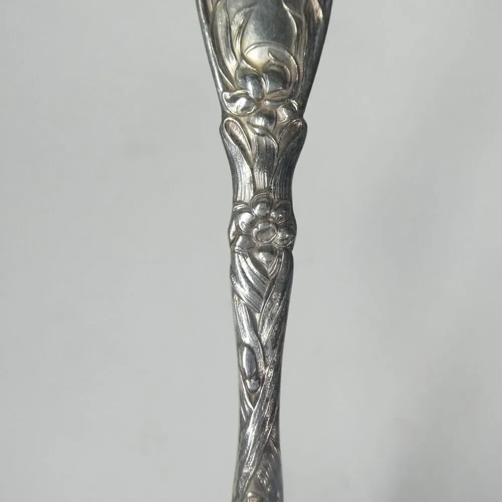 Log Cabin Syrup Towle Souvenir Spoon St. Paul USA Floral Teaspoon Antique